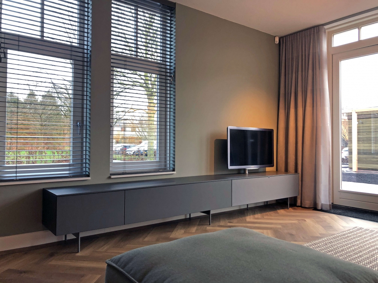 tv-möbel next auf füssgestell