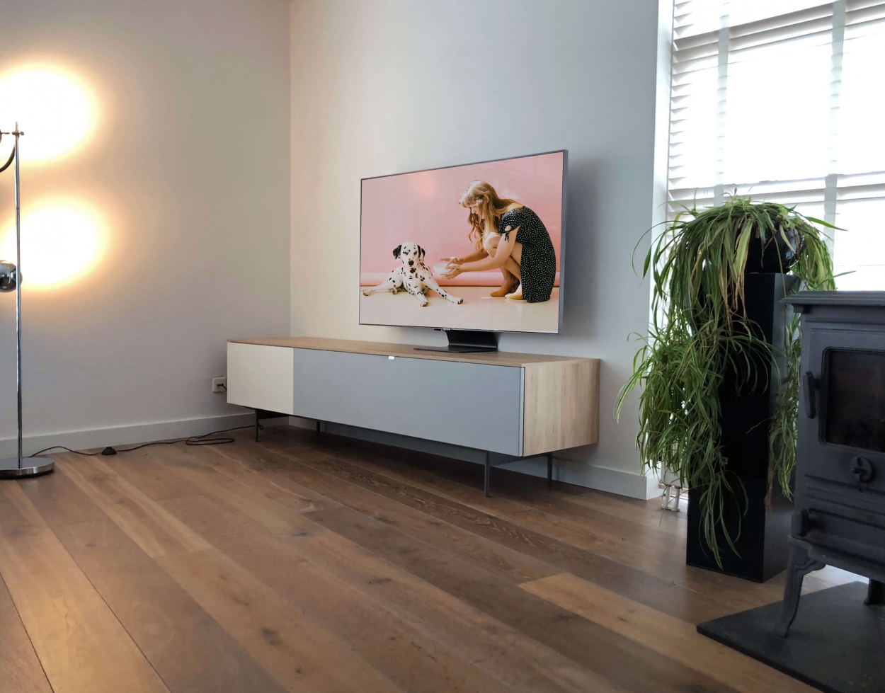 tv-möbel eiche next Samsung UE55Q90R QLED