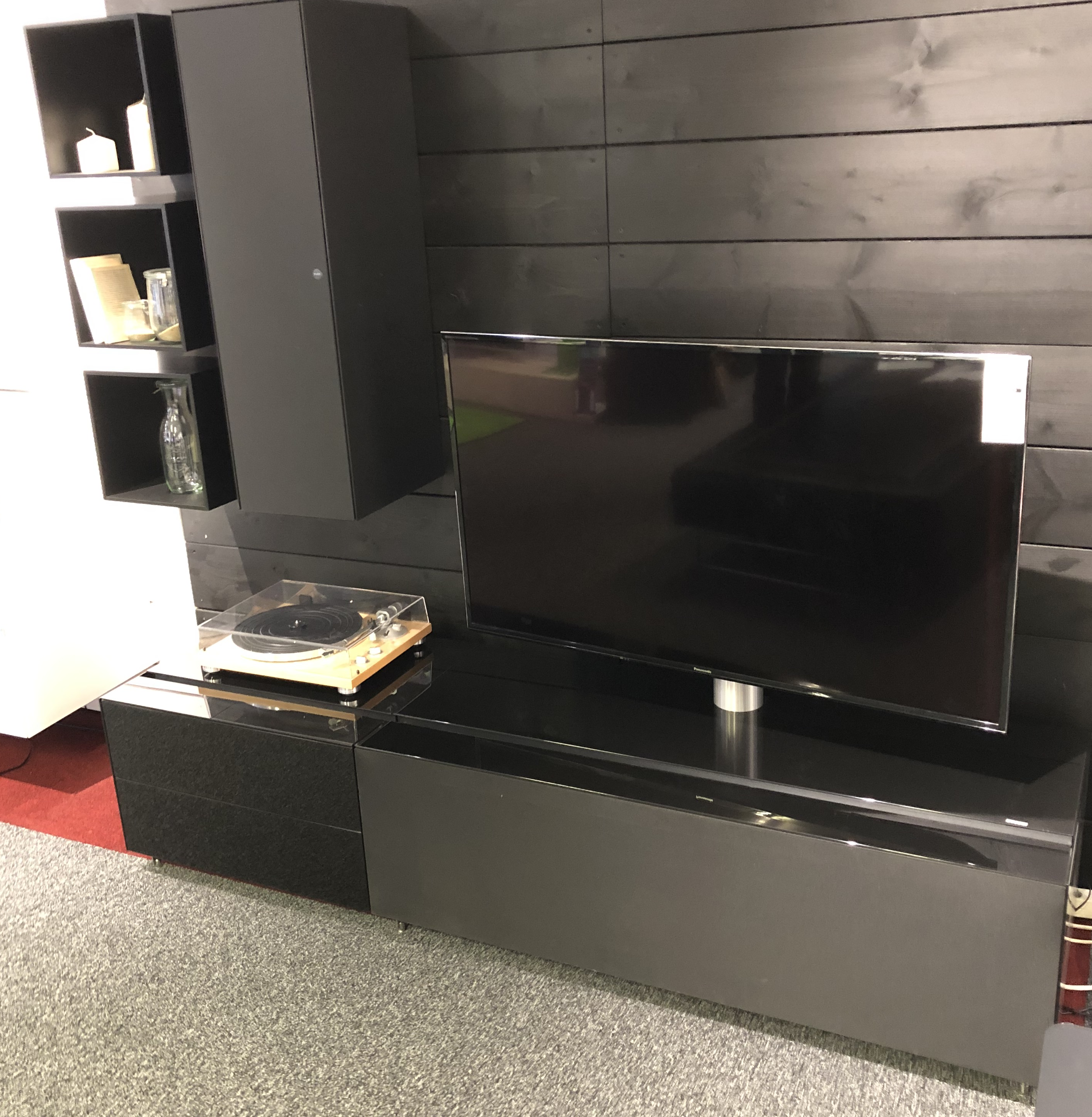 TV Möbelkombination für Sound mit Hängeschränken