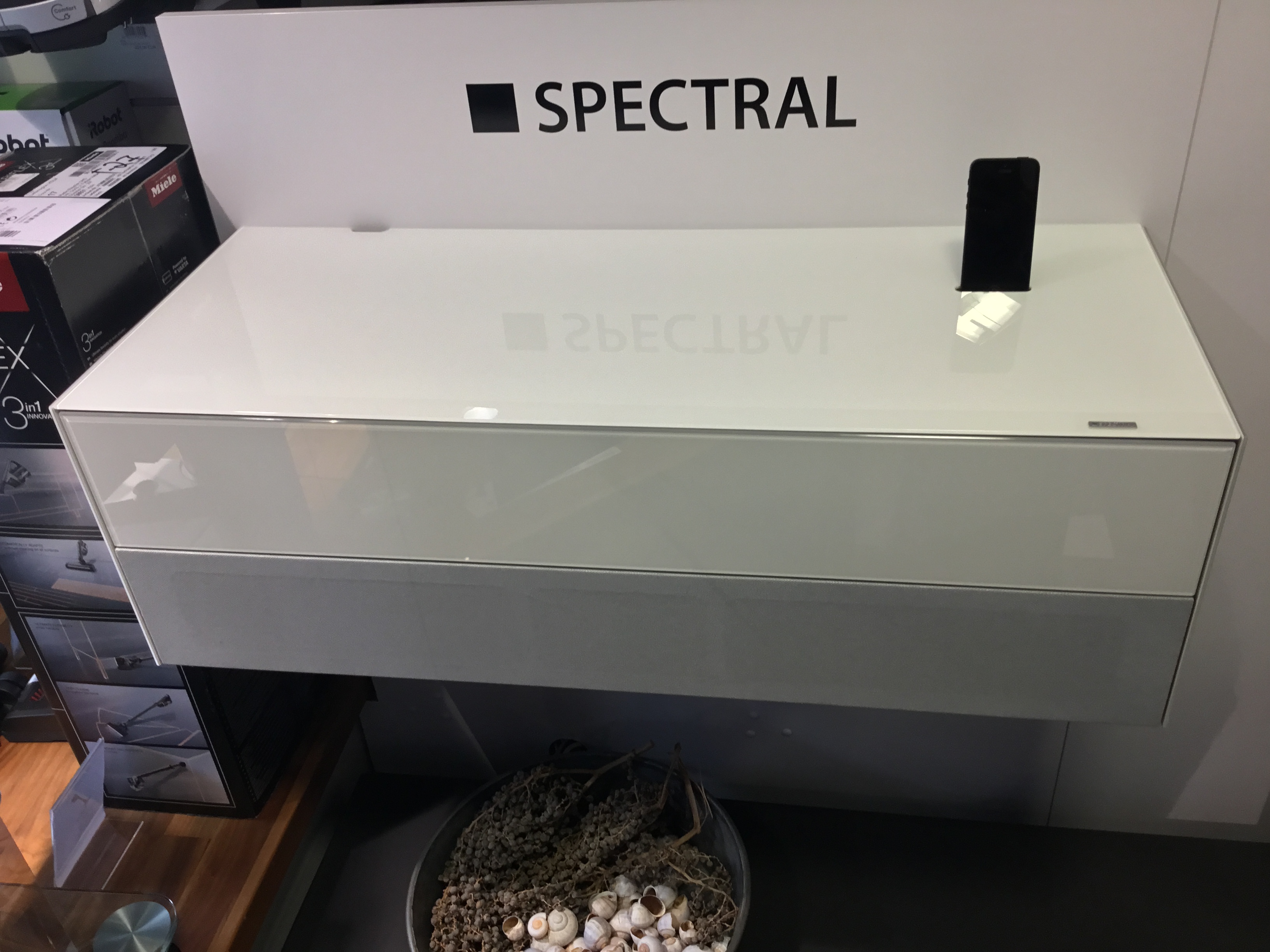 Music Box - Docking für Apple, Sound, Stauraum - alles in Einem