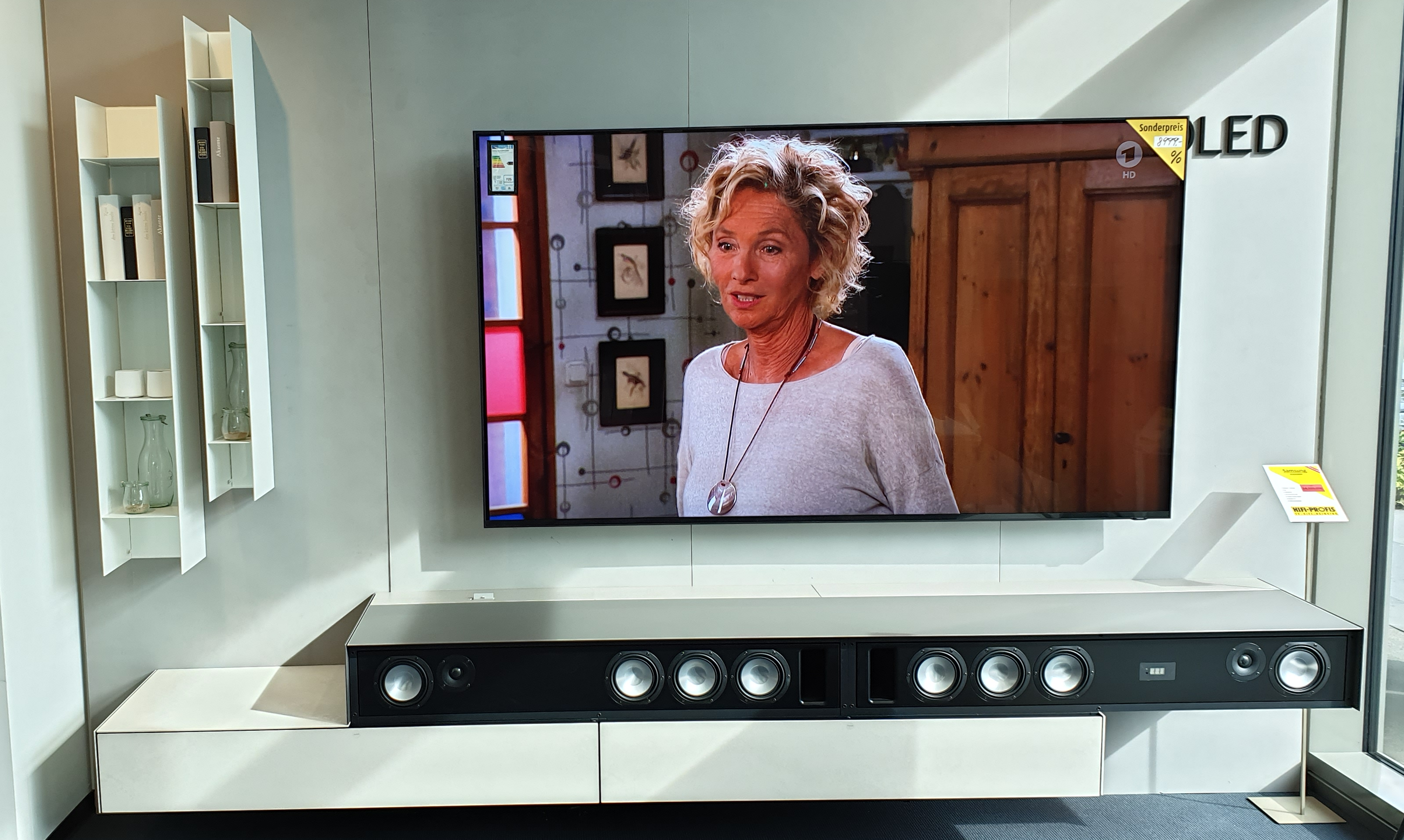 AMENO TV Möbel Lowboard mit aktiv Sound System VRA2