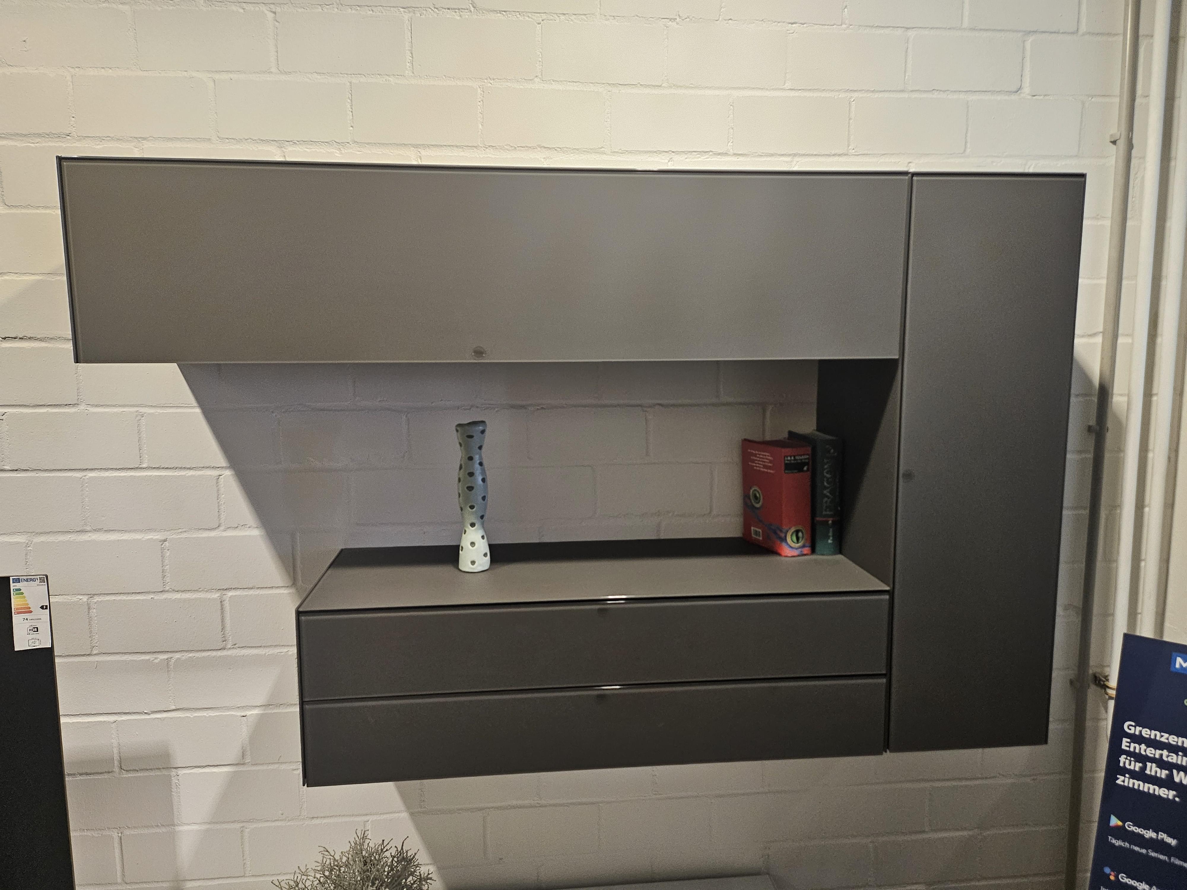 Wall Schranlsystem incl 2 Schubladen und Rückwandspiegel