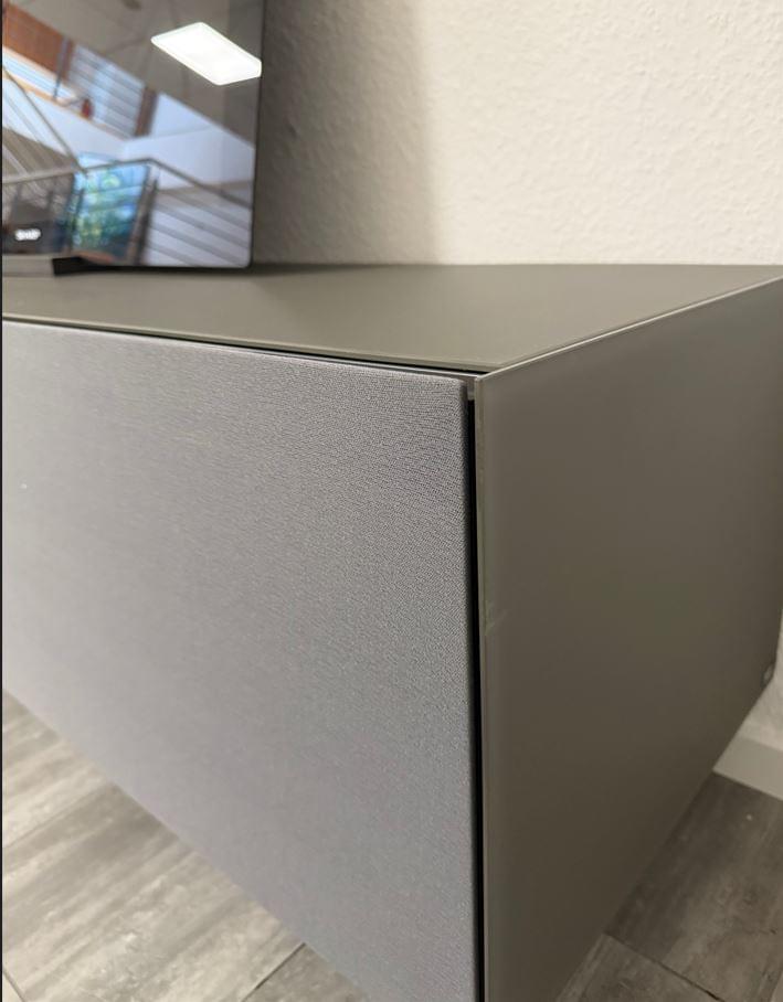 JSA2044-GN-SAT inkl. Hängeschrank offen und geschlossen