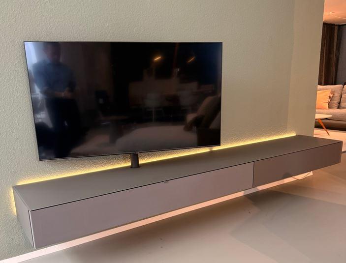 Kombination mit kraftvollem Soundsystem (Canton & Sonos)