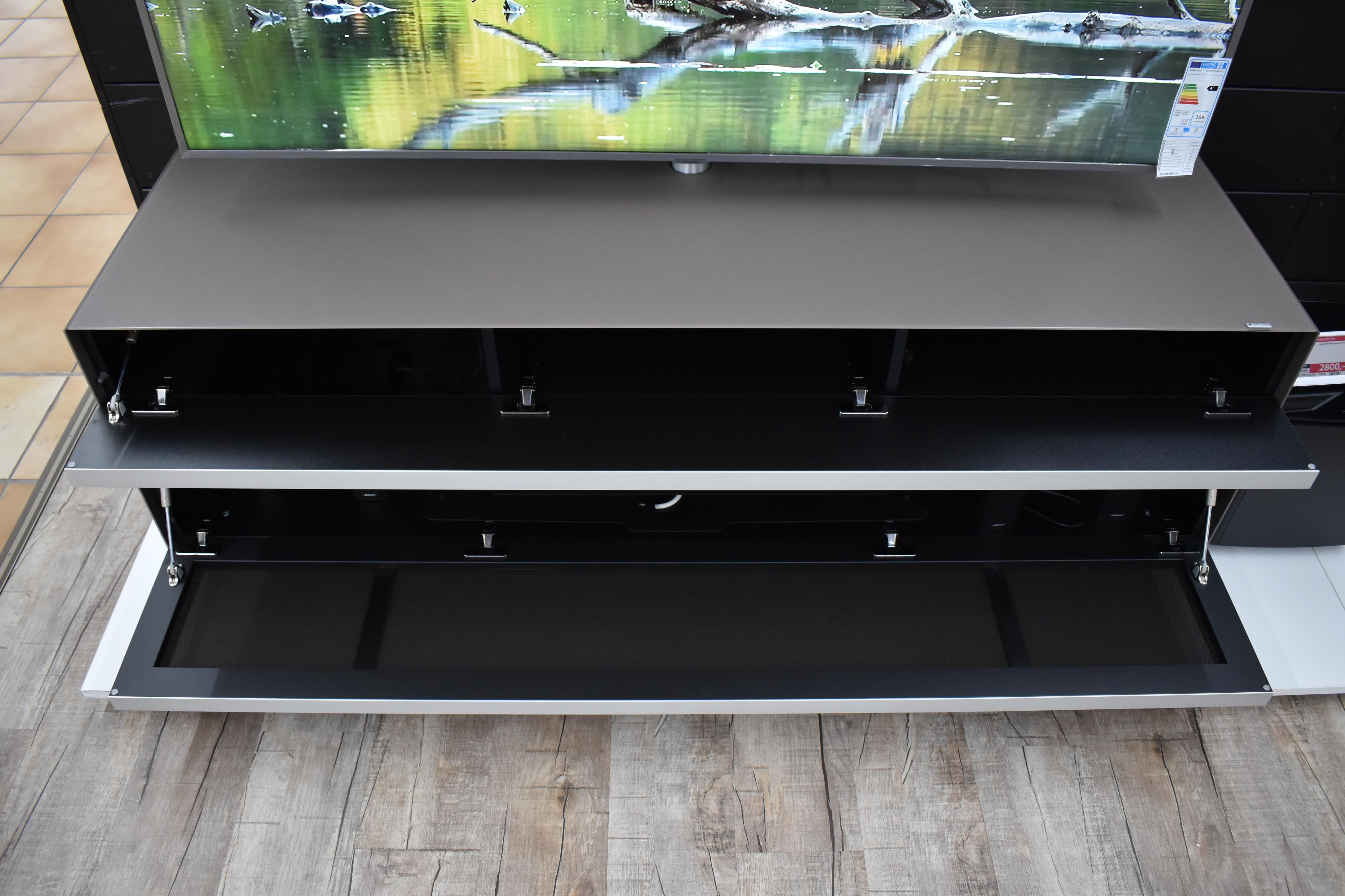 Lowboard für Soundintegration