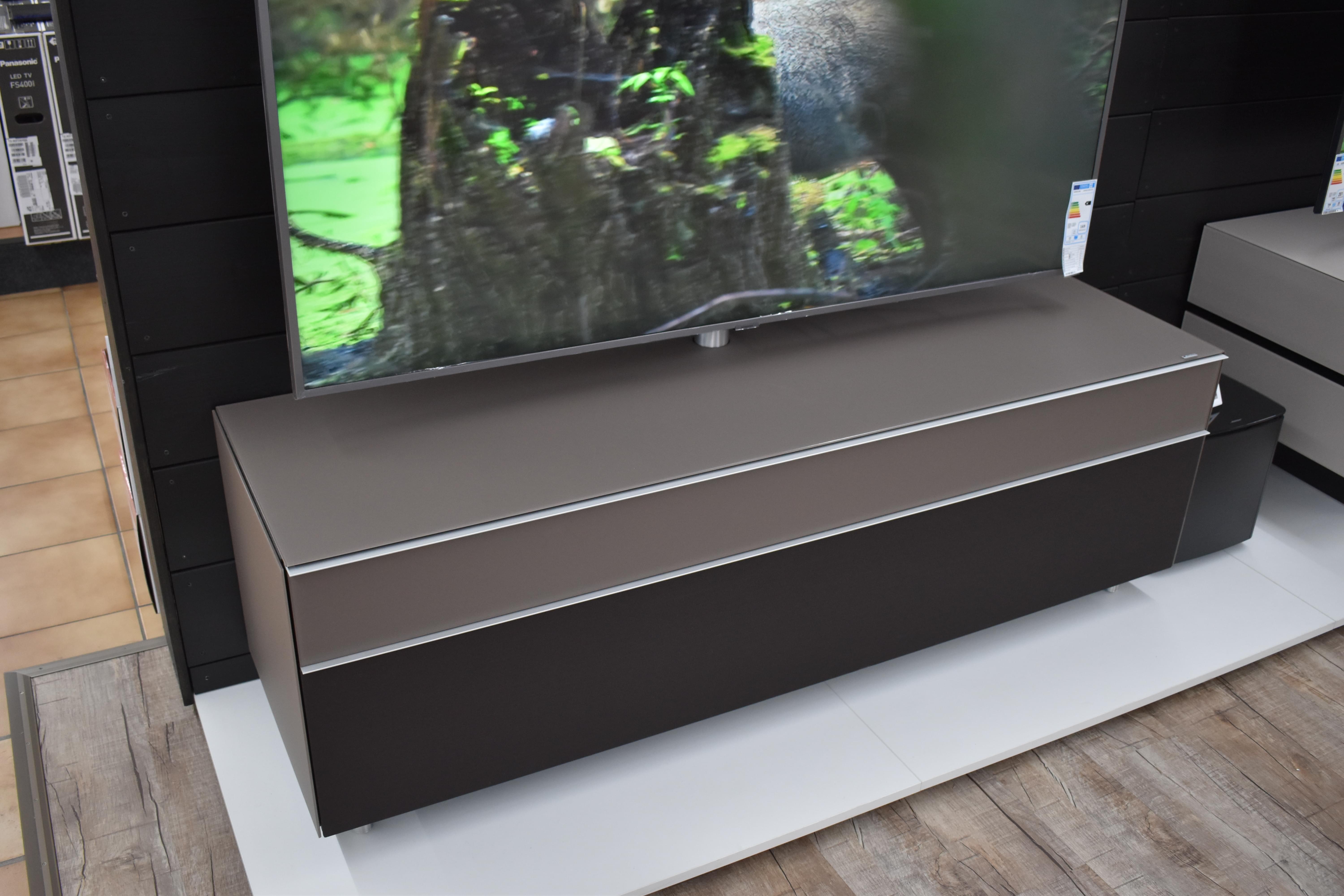 Lowboard für Soundintegration