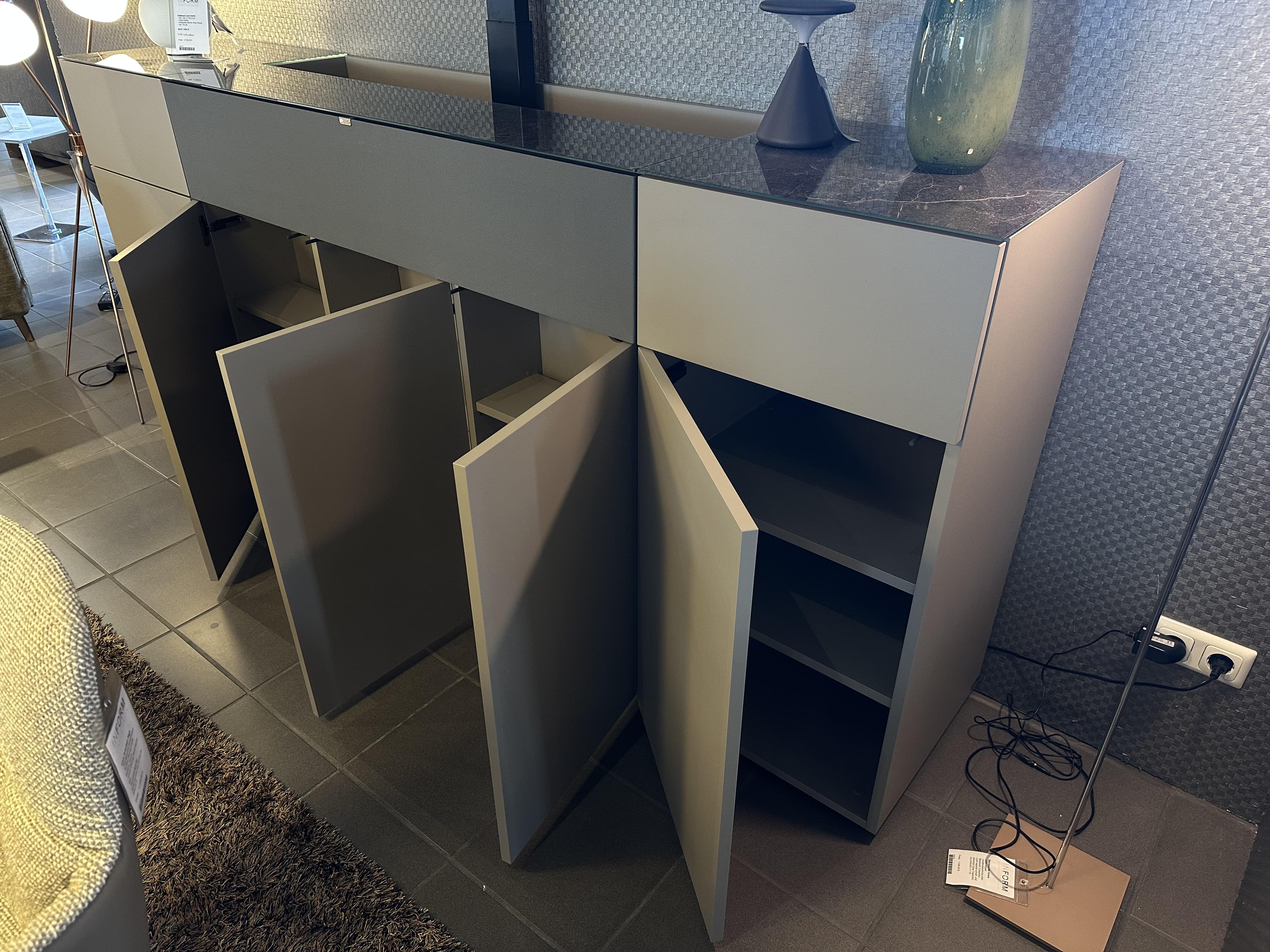 Sideboard mit motorischem TV-Lift