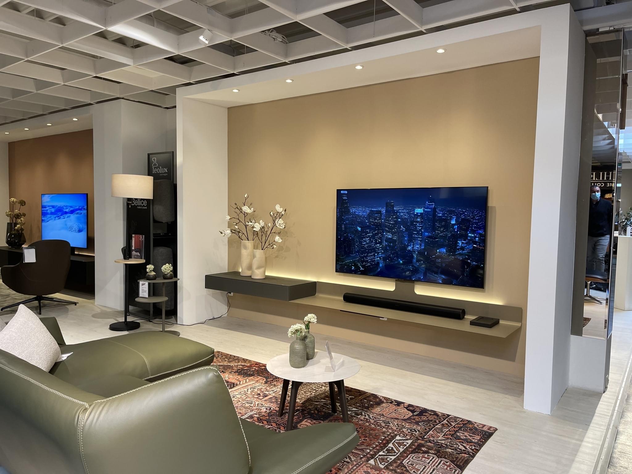 Design TV-Möbel - verbaute Technik geschenkt