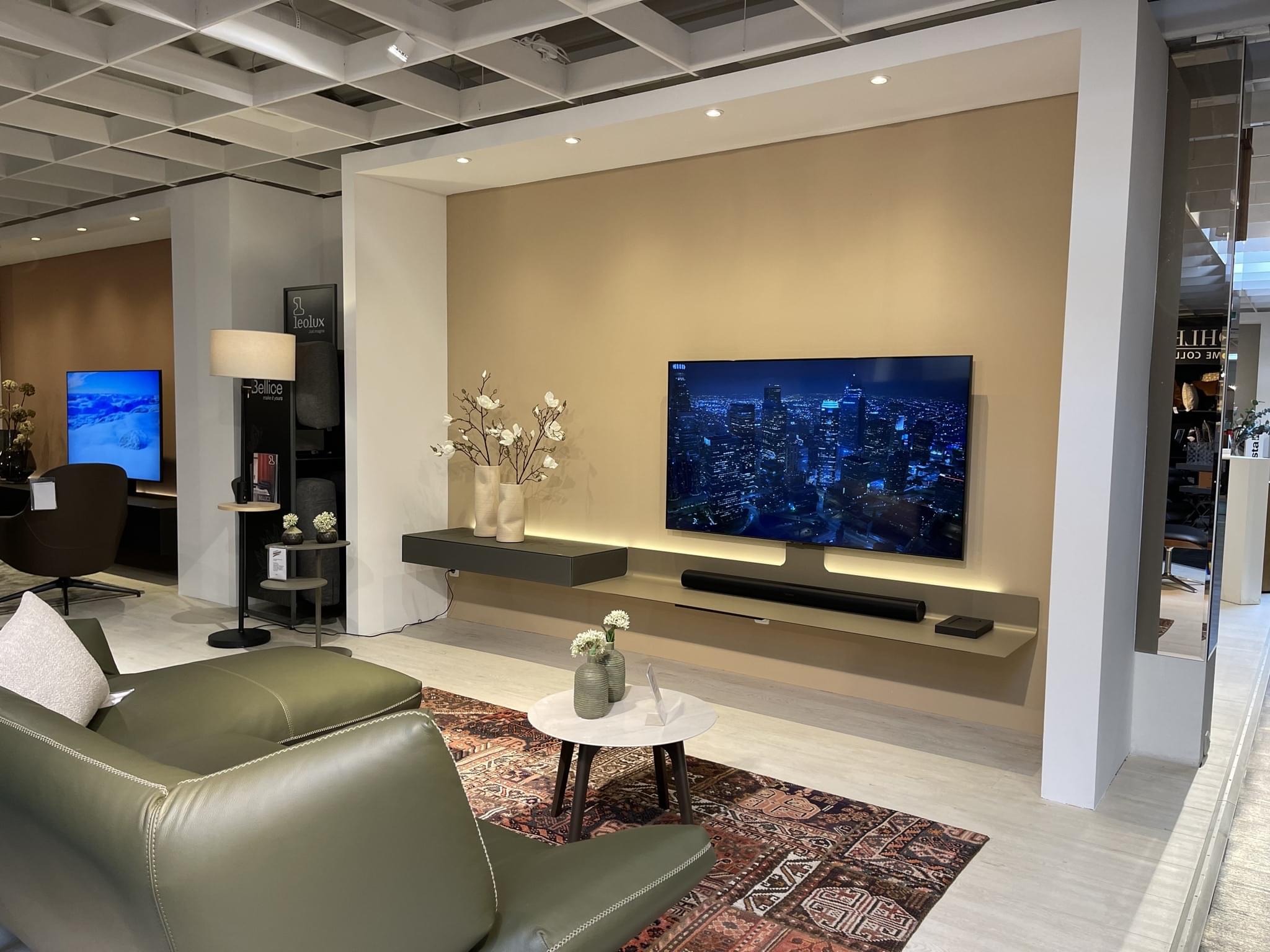 Design TV-Möbel - verbaute Technik geschenkt