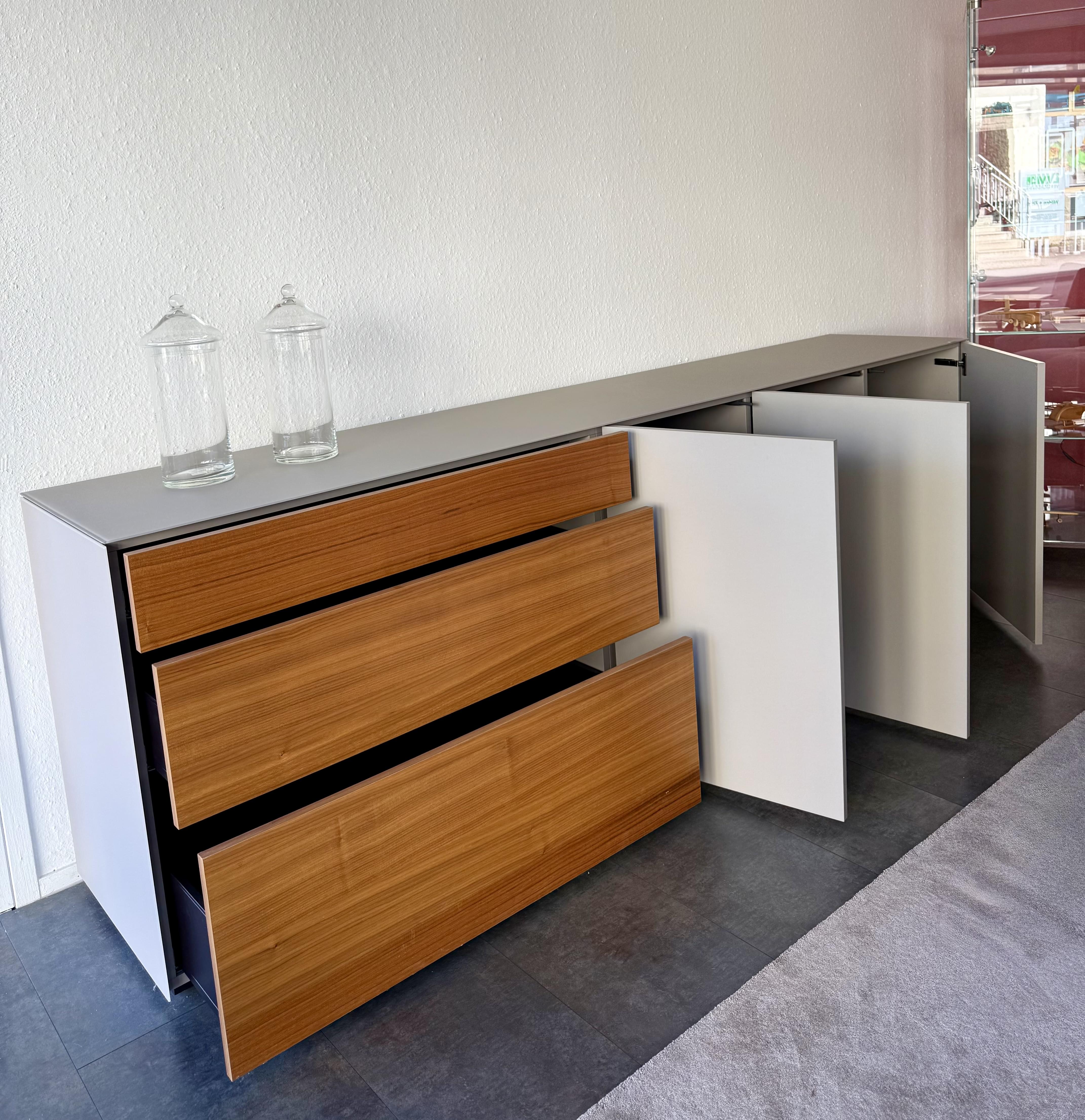 Sideboard Model 1