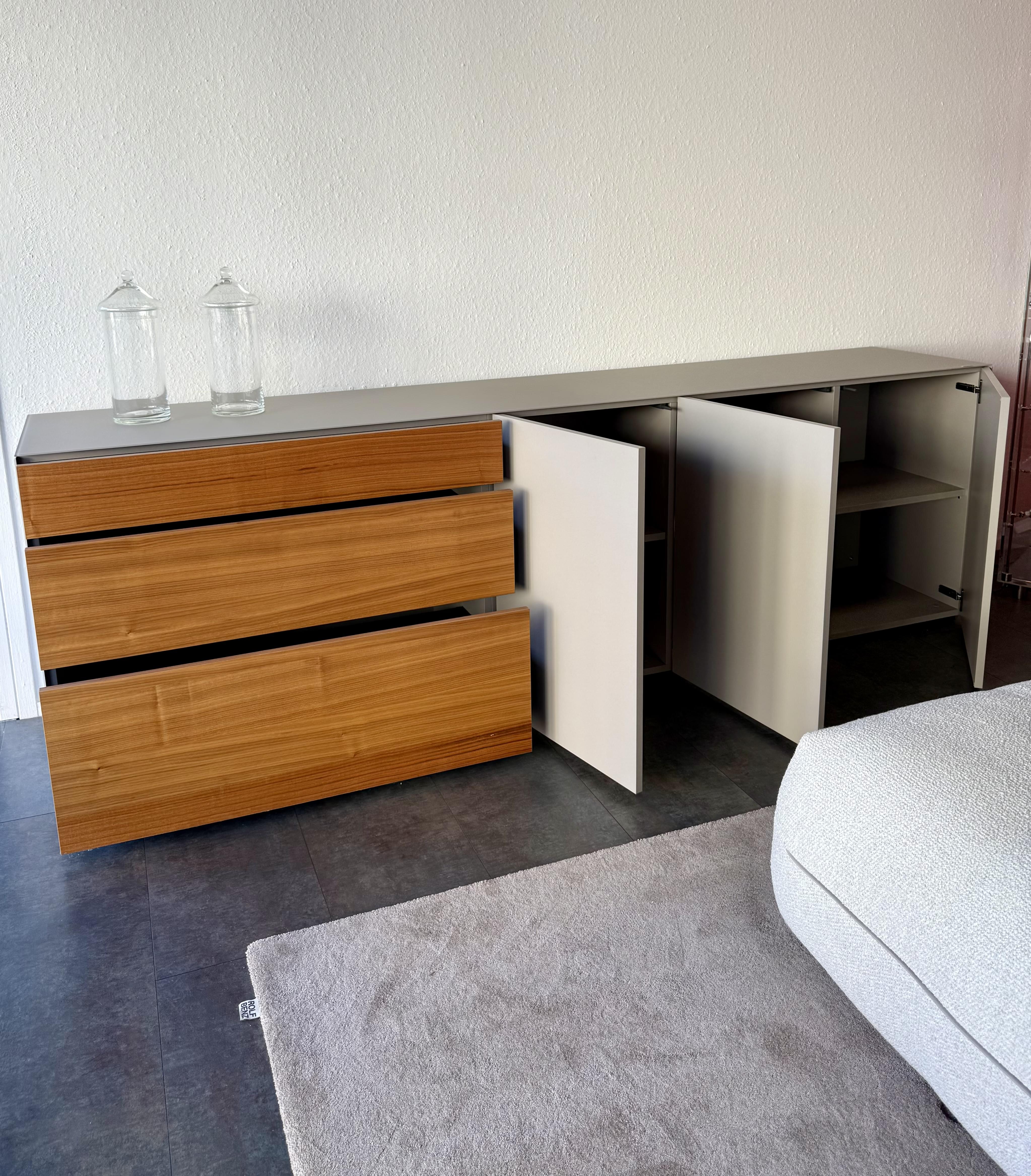 Sideboard Model 1