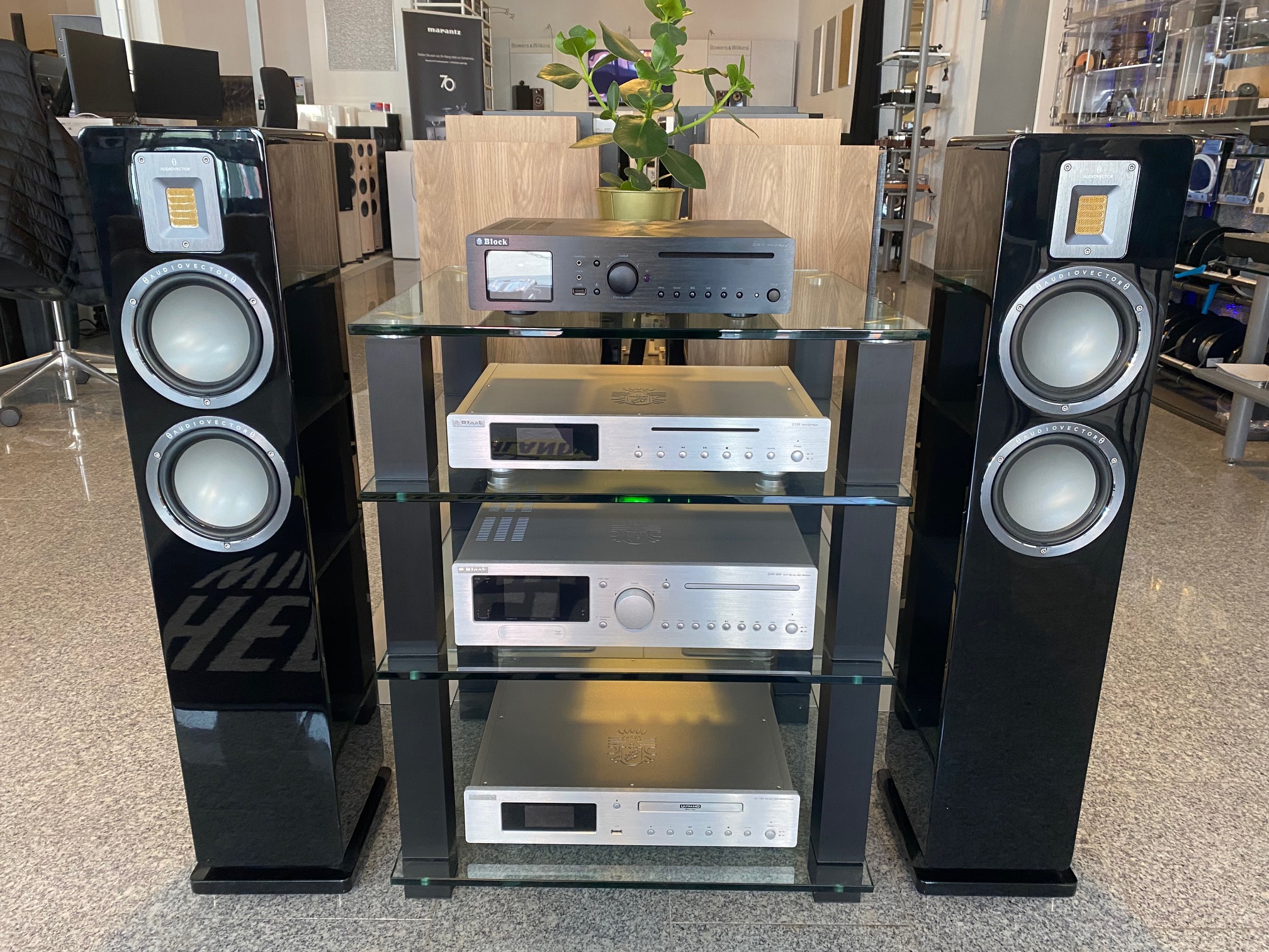 Spectral HSL 614 Hifi Rack Aussteller