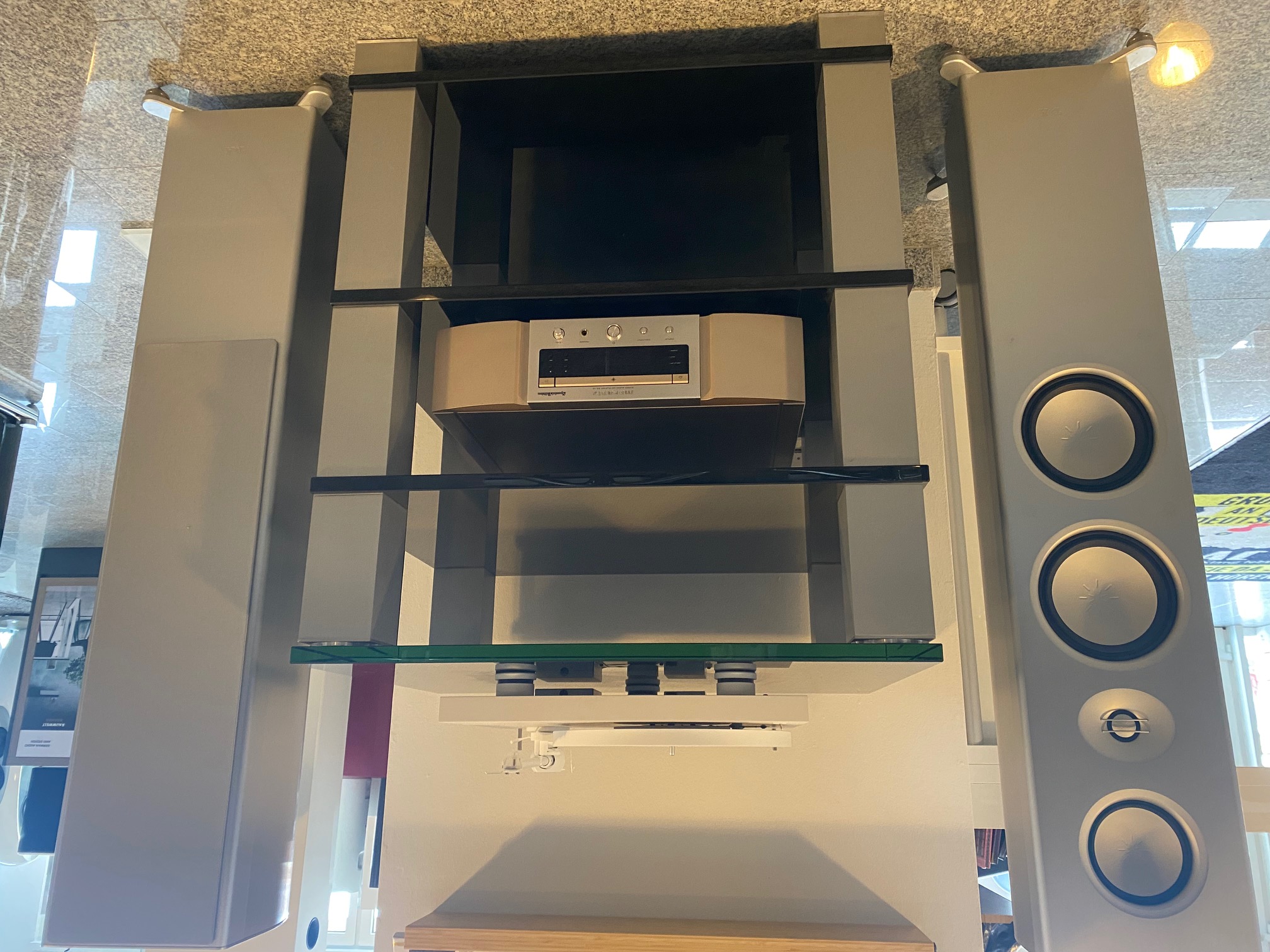 Spectral HE 684 BG Hifi Rack Aussteller