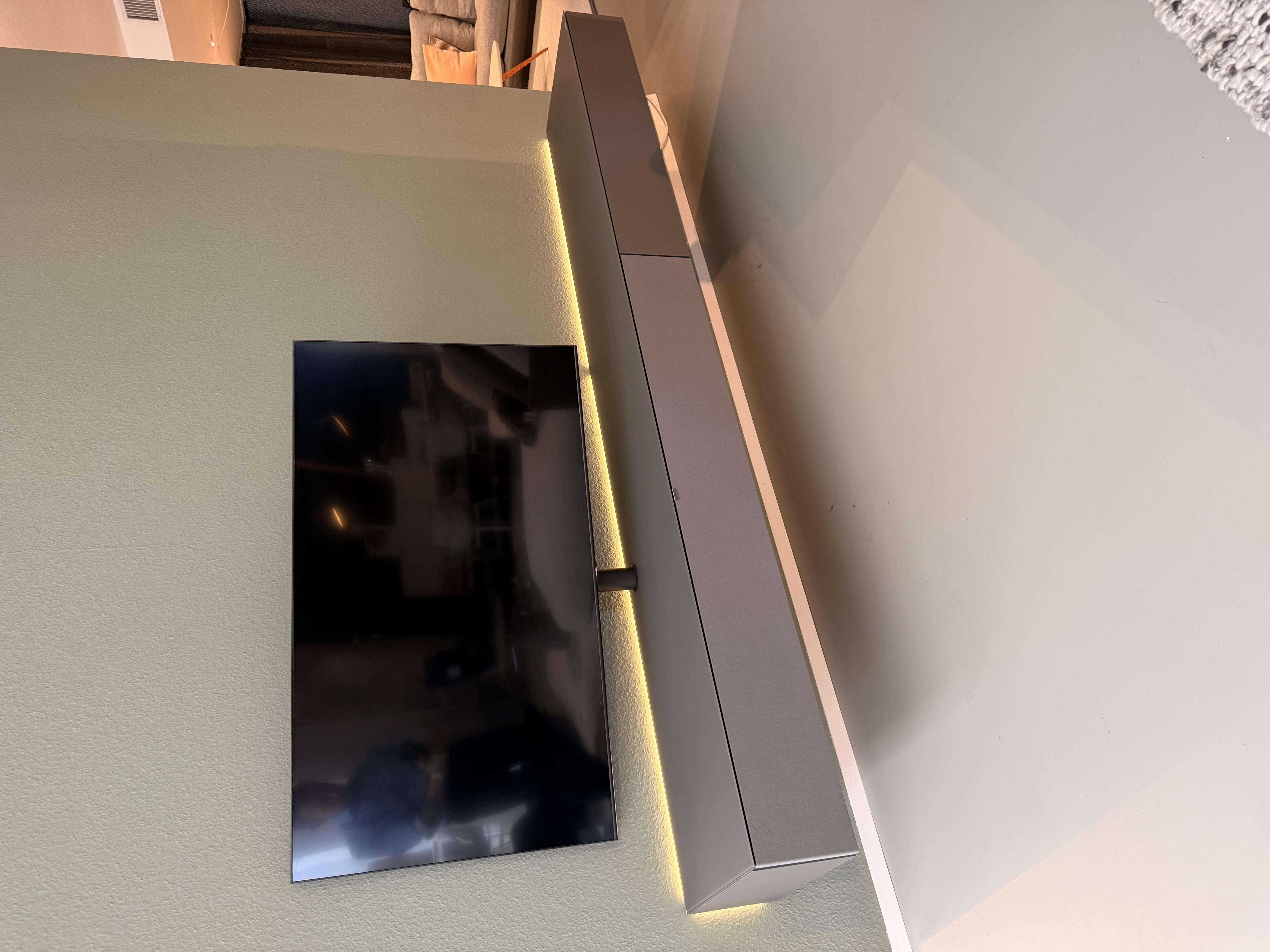 Kombination mit kraftvollem Soundsystem (Canton & Sonos)