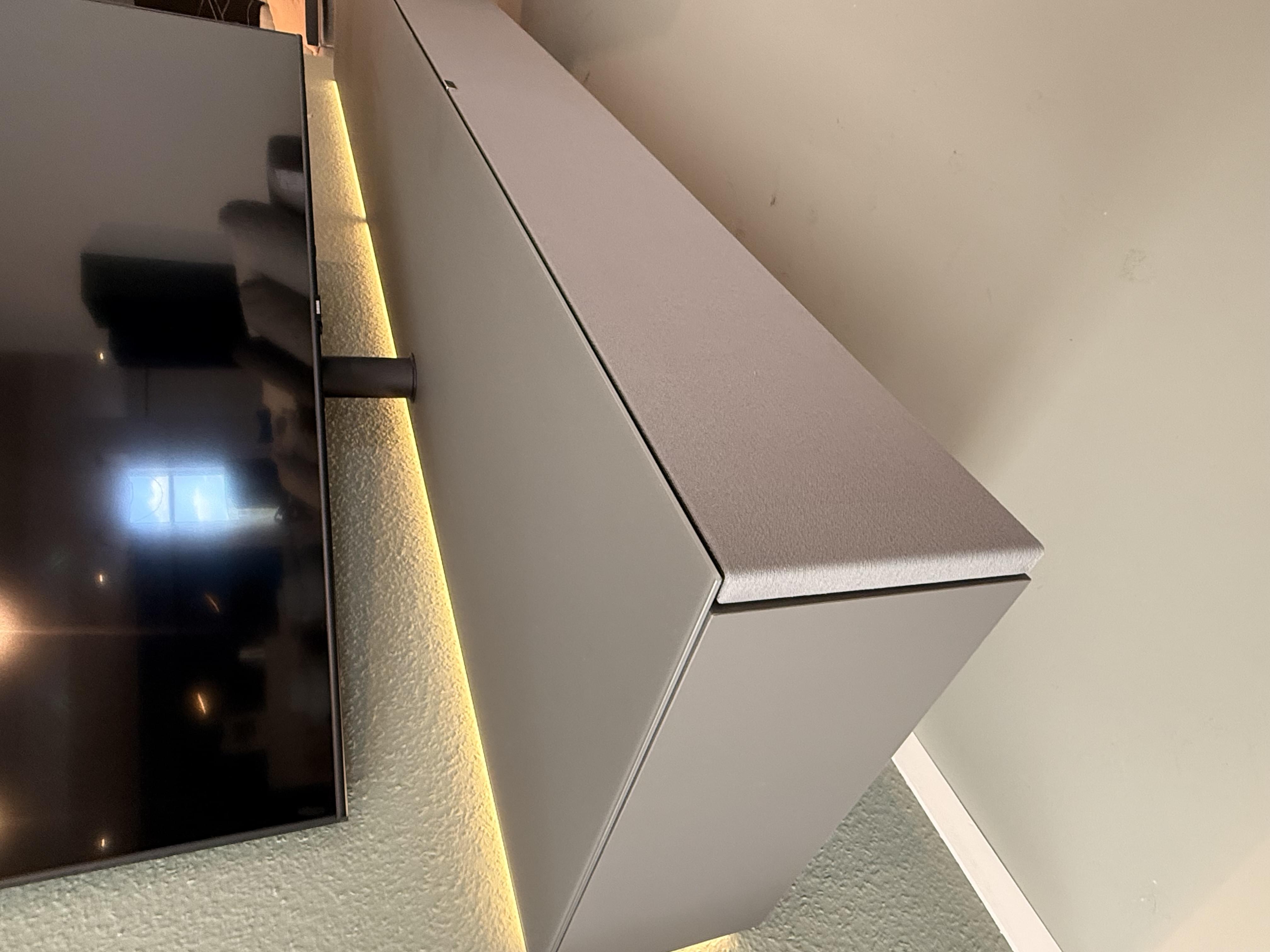 Kombination mit kraftvollem Soundsystem (Canton & Sonos)