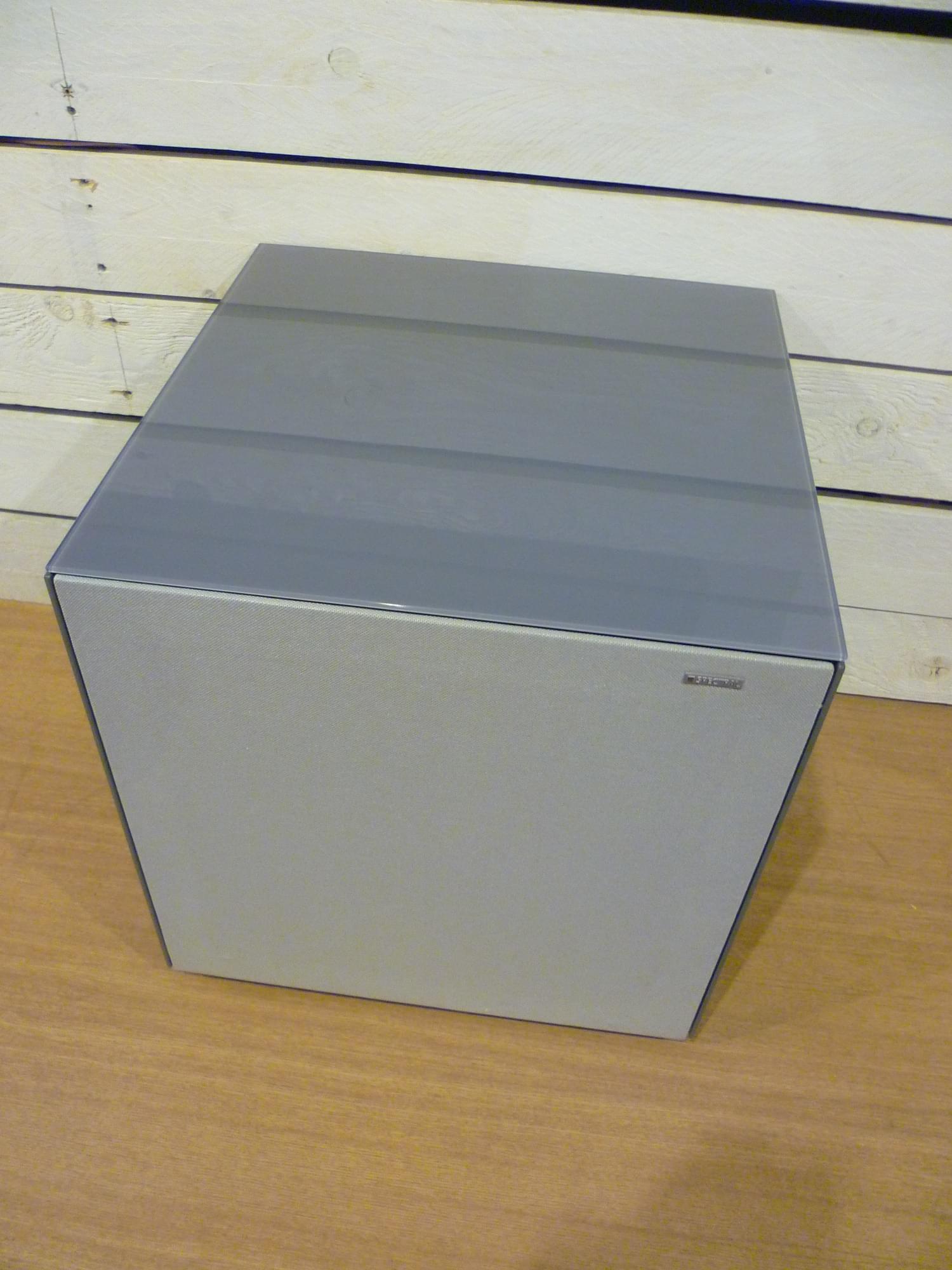 CP30 Beistelltisch für unsichtbare Subwoofer