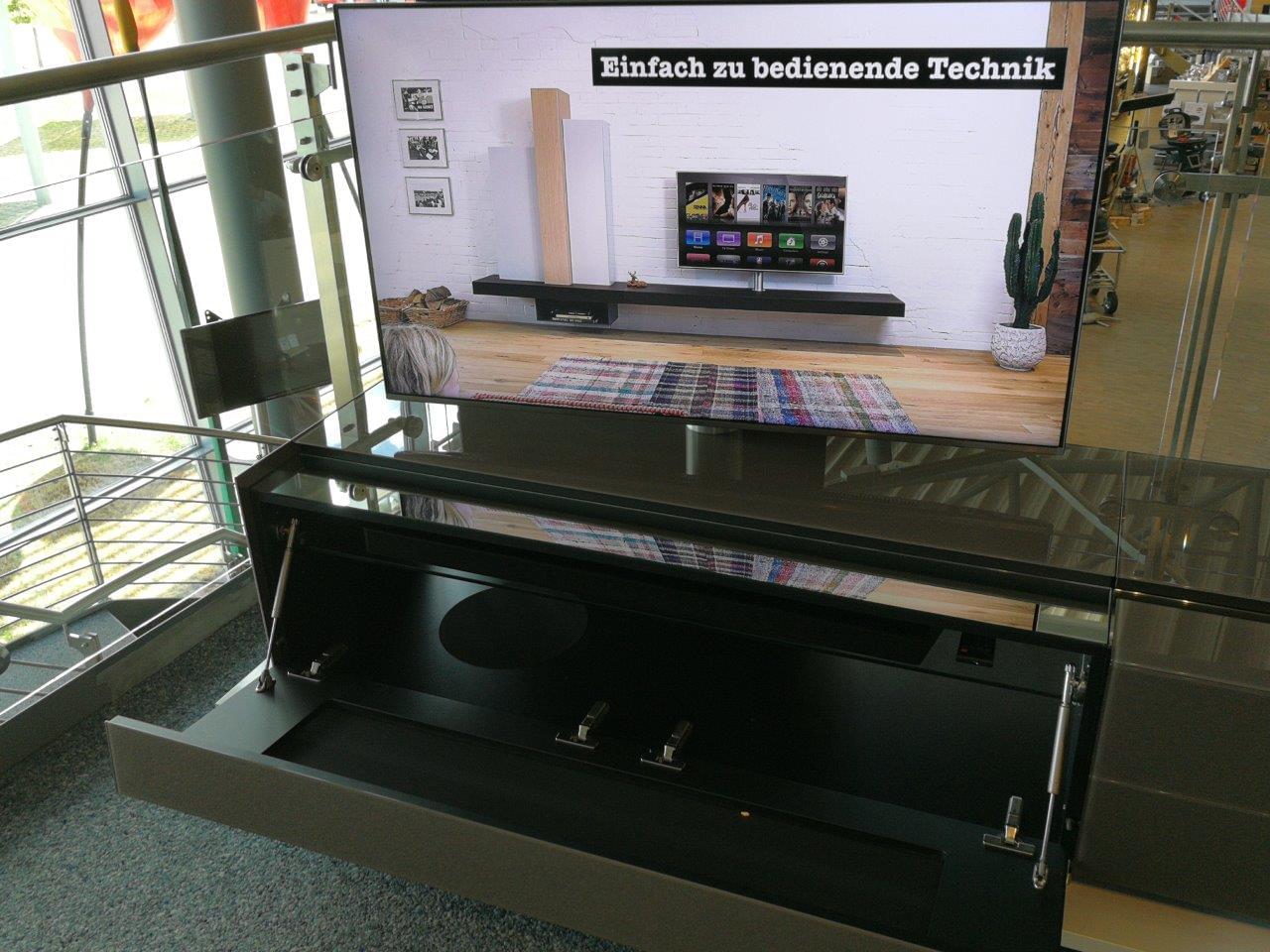 TV Lowboard mit Stauraum, Sound Integration und TV-Halterung