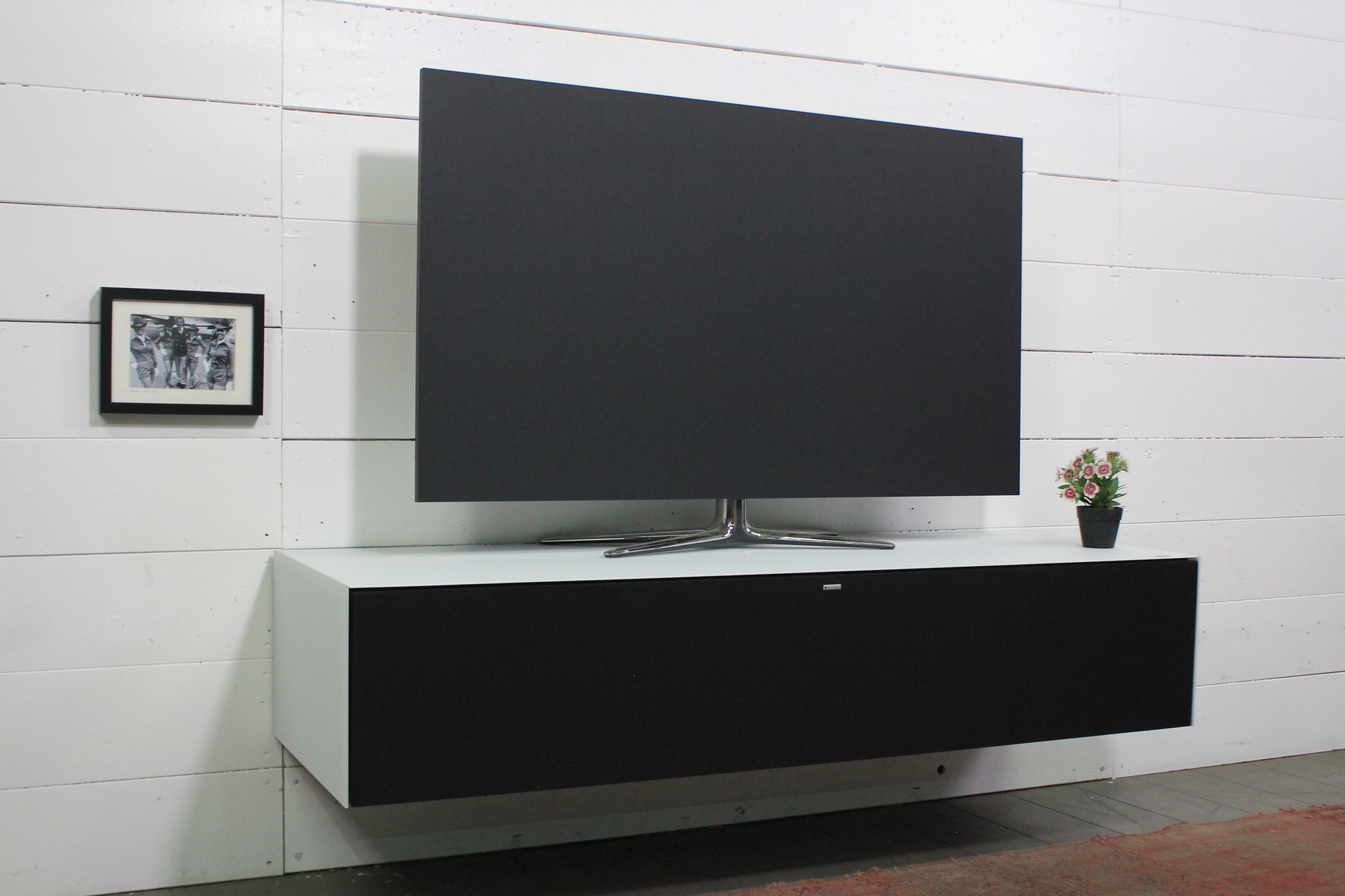 AM-157-SNG Lowboard für Soundbar Integration