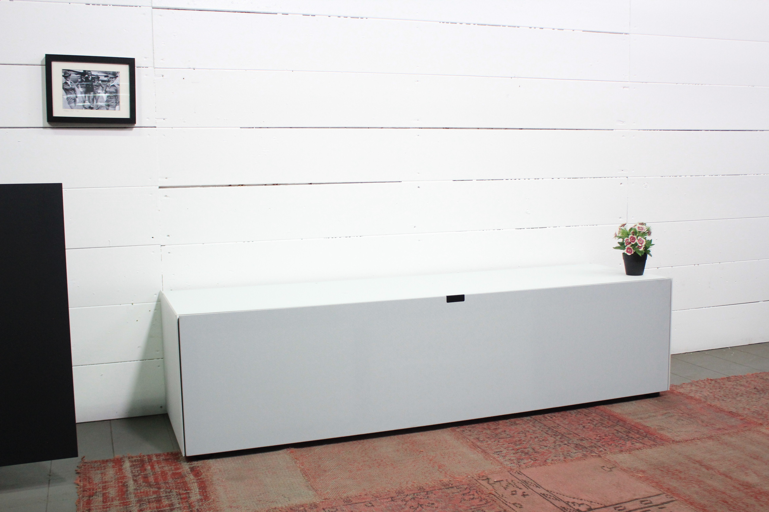 JSA1644-SNG Lowboard für Soundbar Integration