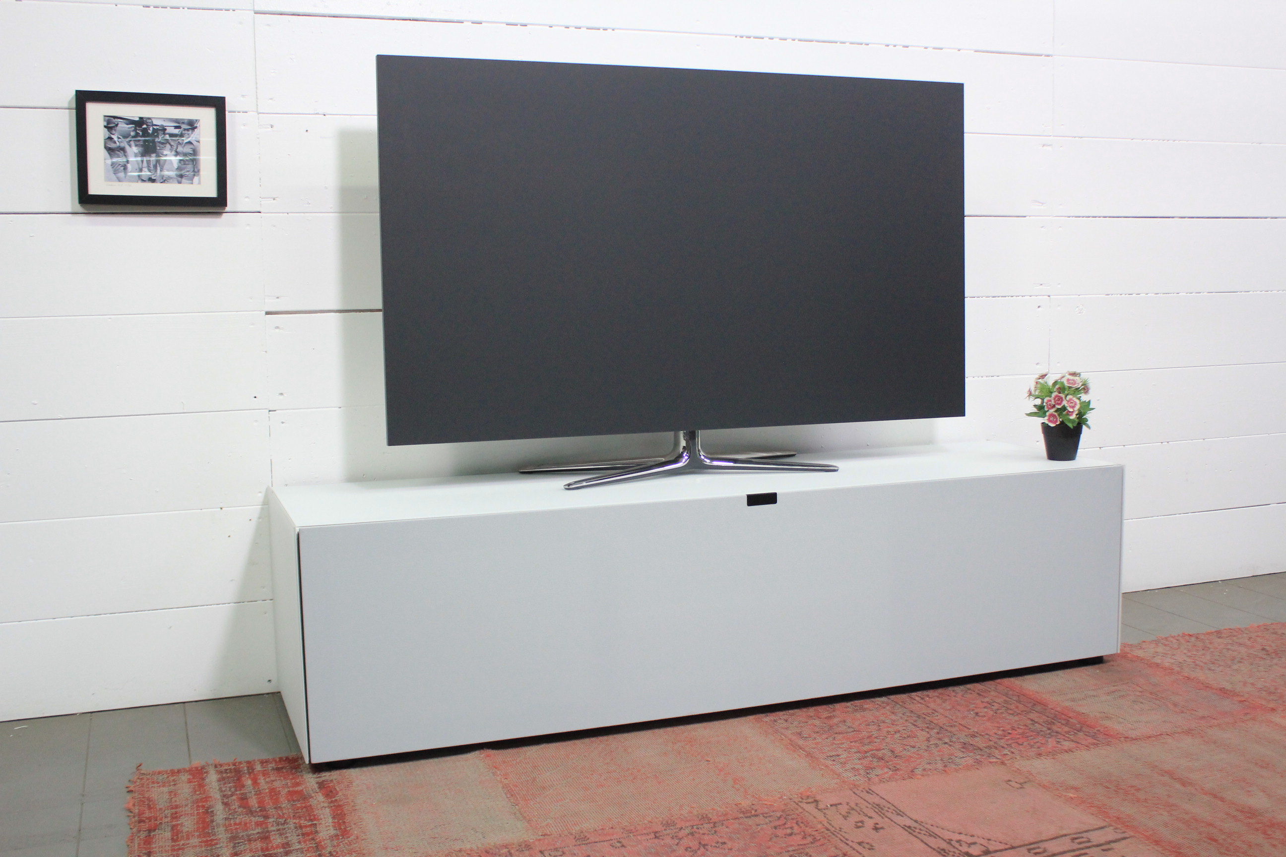 JSA1644-SNG Lowboard für Soundbar Integration
