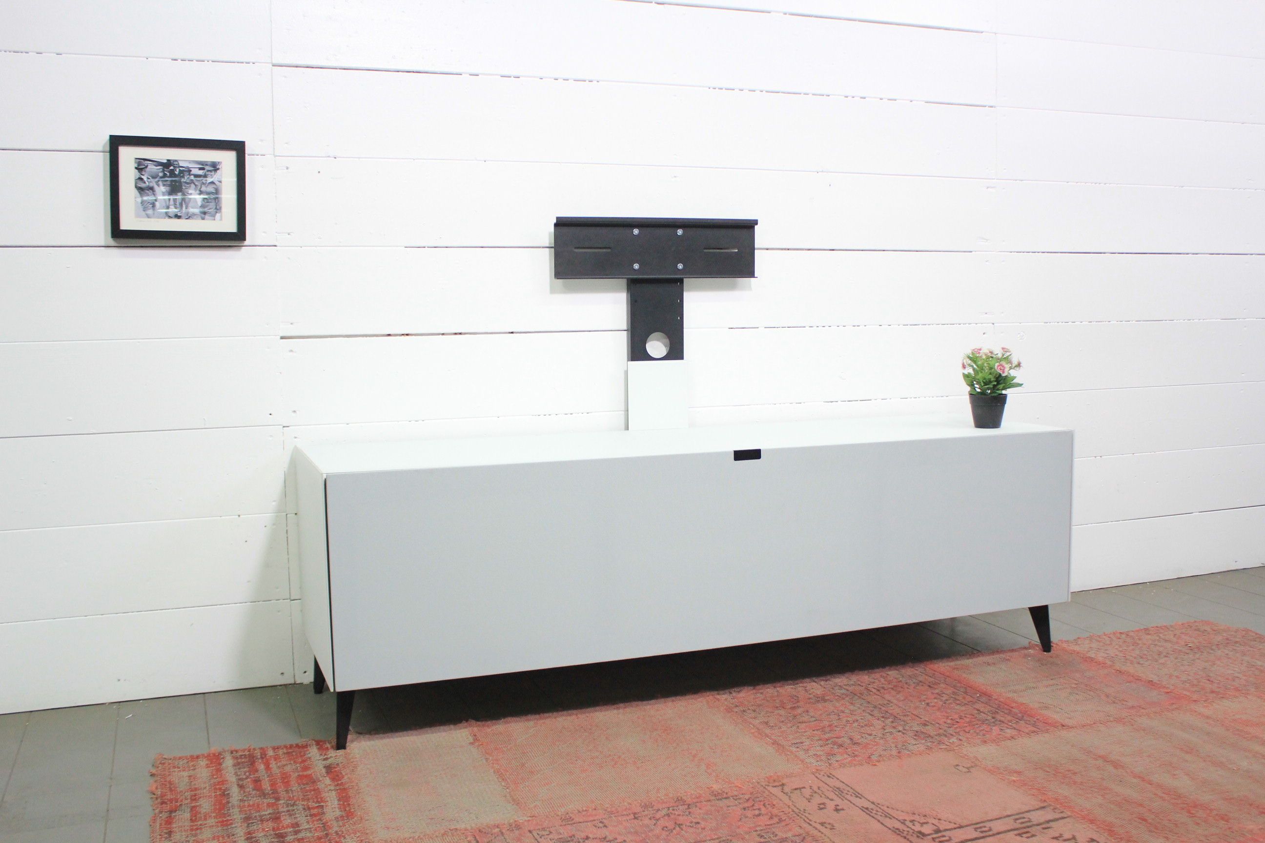 JSA1644-SNG Lowboard für Soundbar Integration