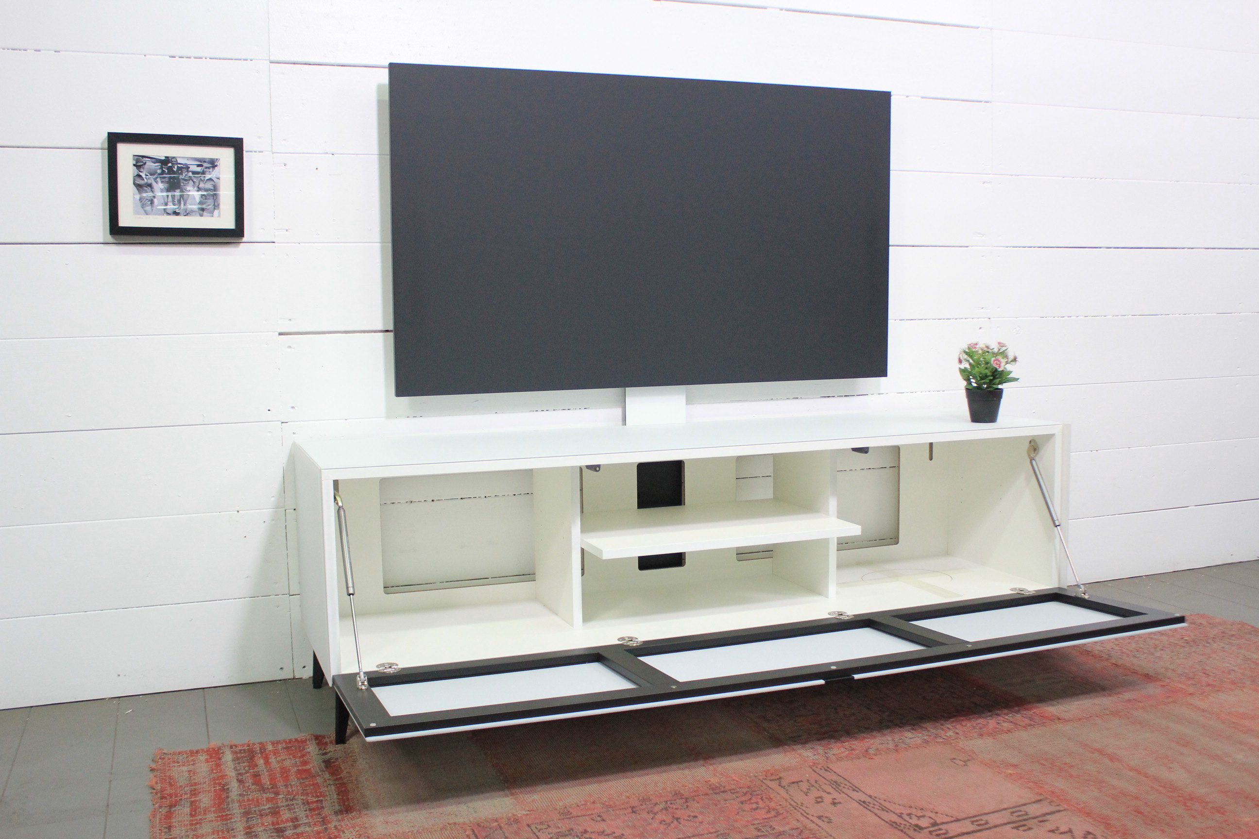 JSA1644-SNG Lowboard für Soundbar Integration