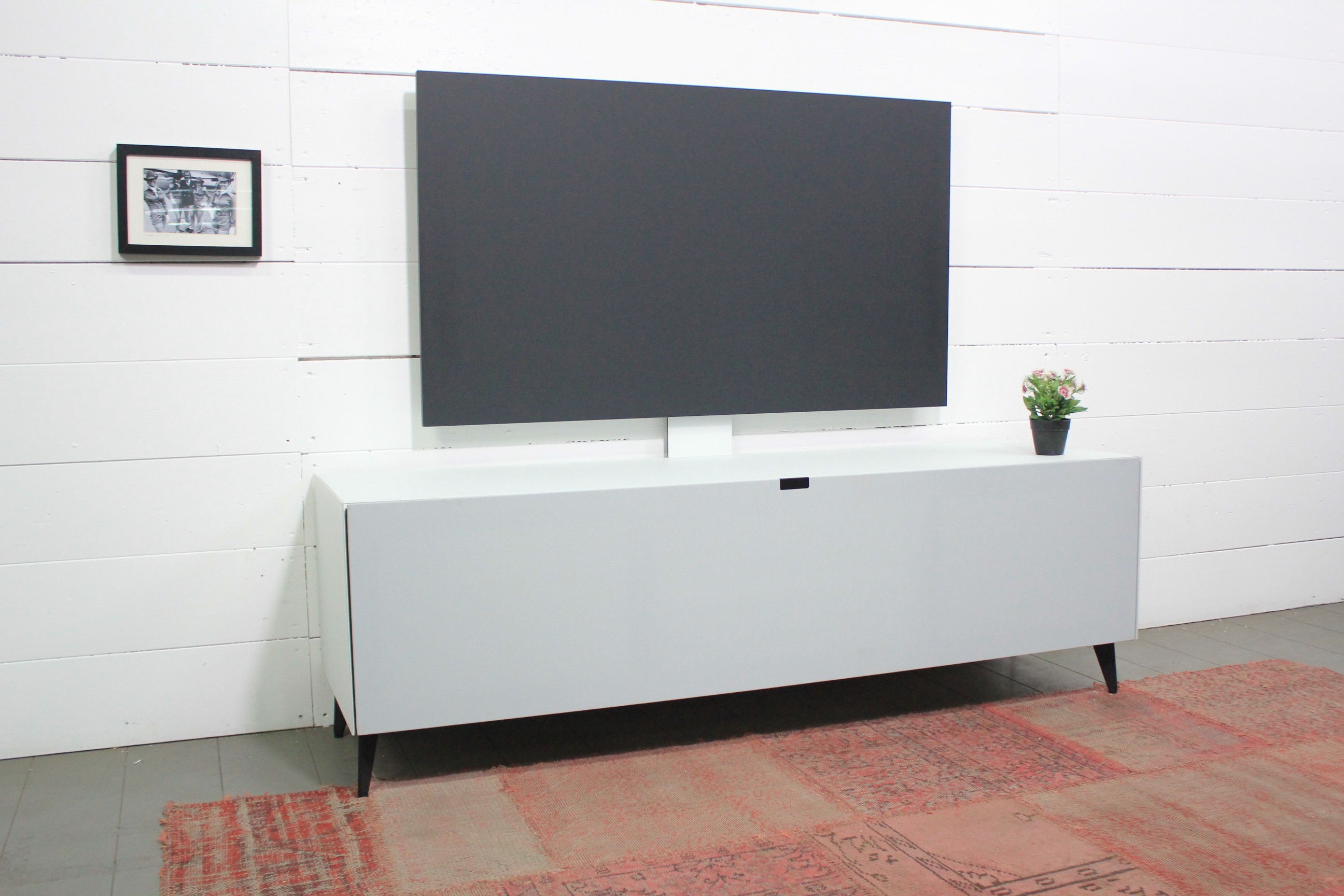 JSA1644-SNG Lowboard für Soundbar Integration