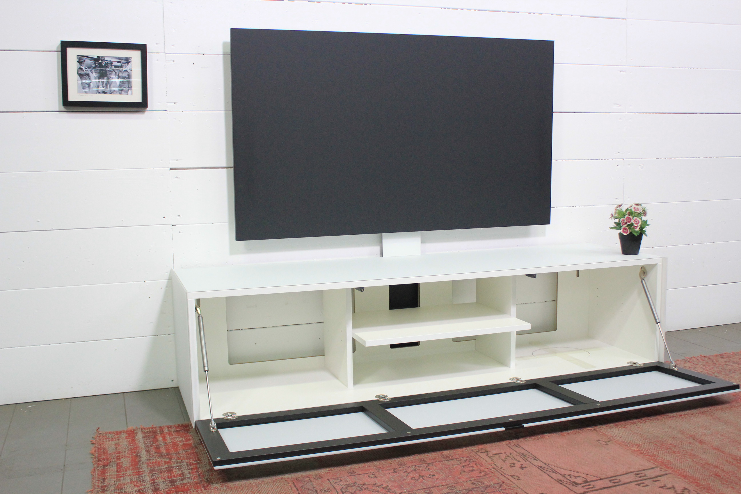 JSA1644-SNG Lowboard für Soundbar Integration