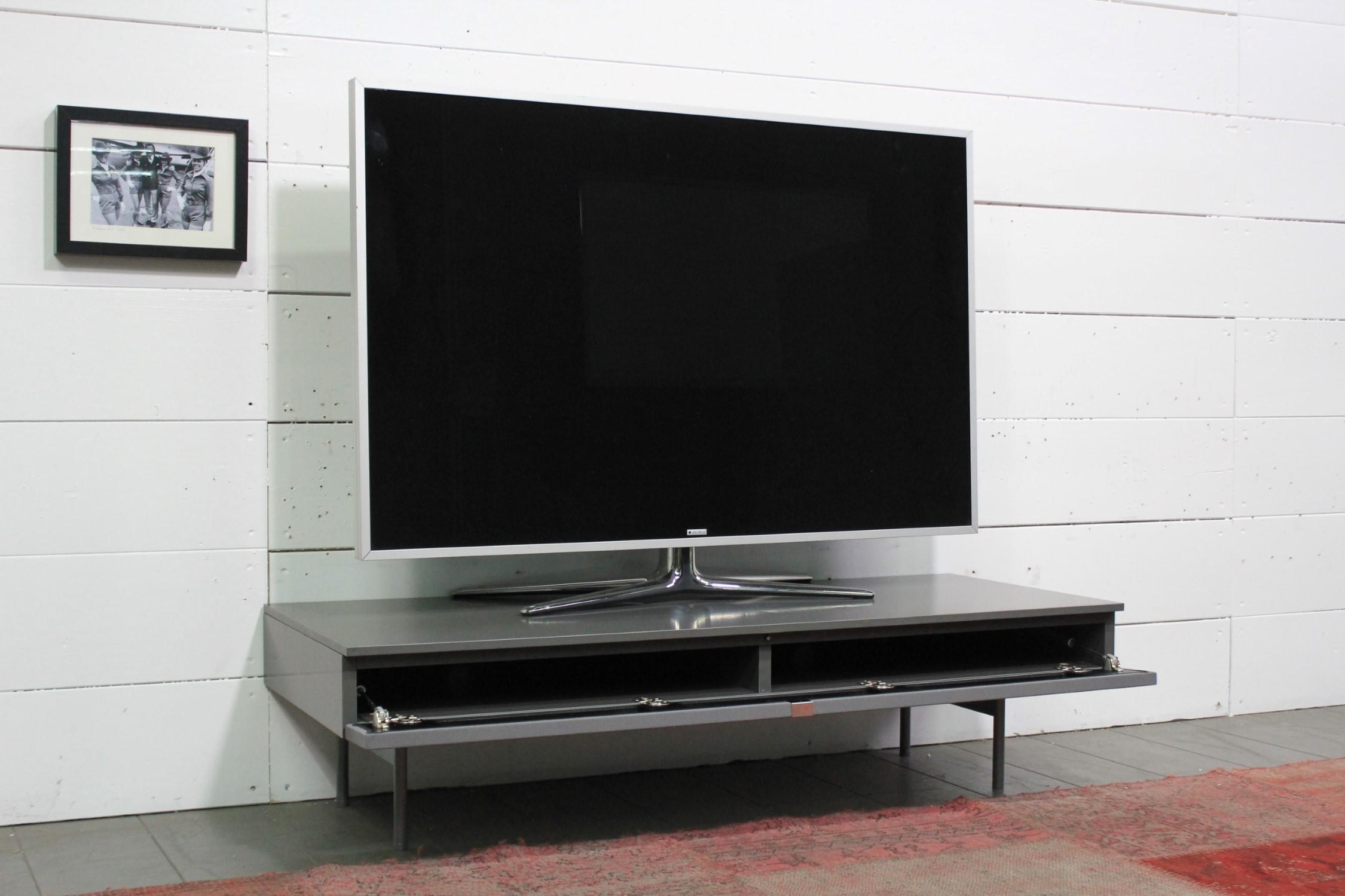 NX8104-GN Lowboard für Stauraum