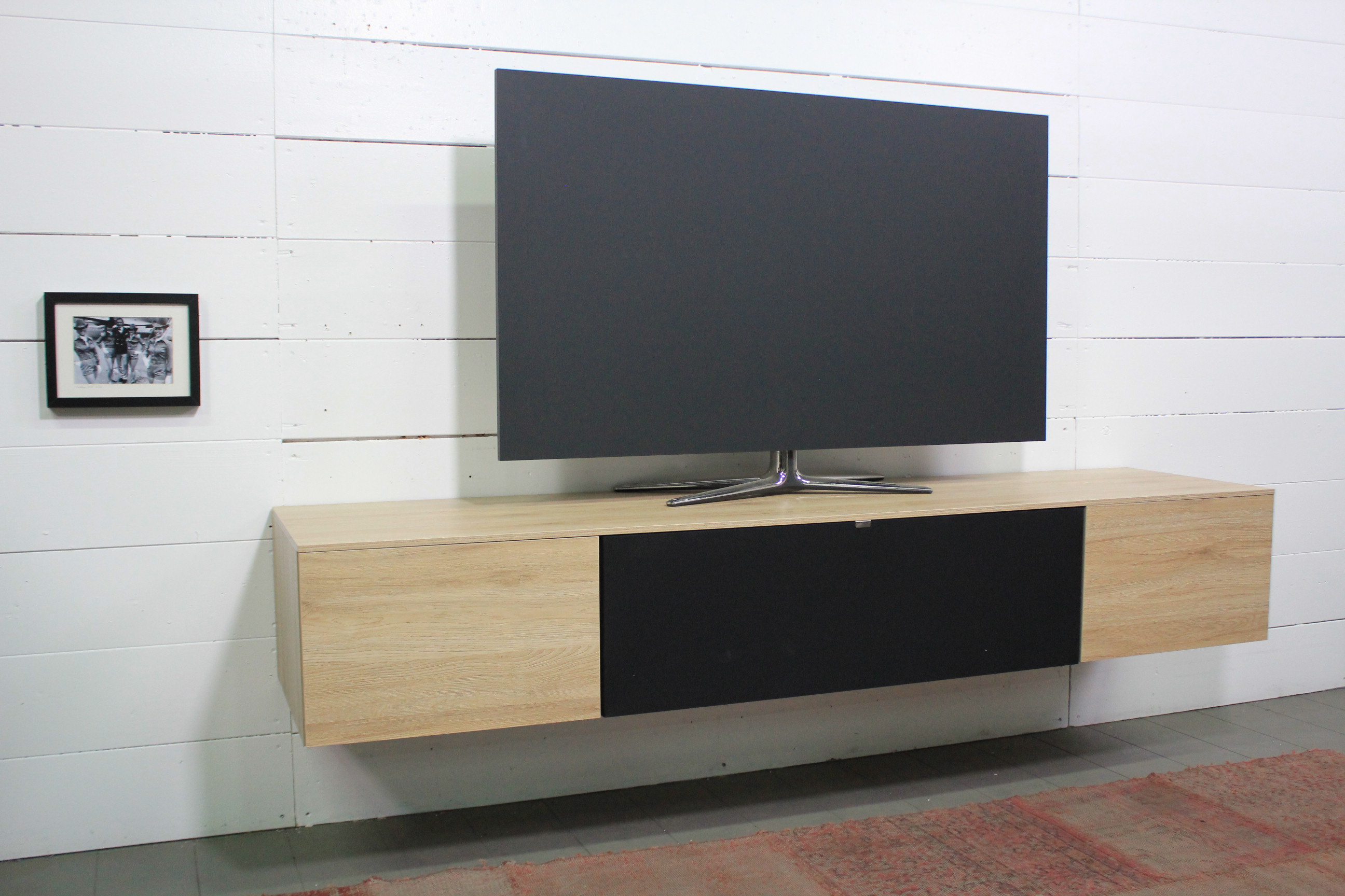 NX5608-LO Lowboard mit Soundsystem BRA2