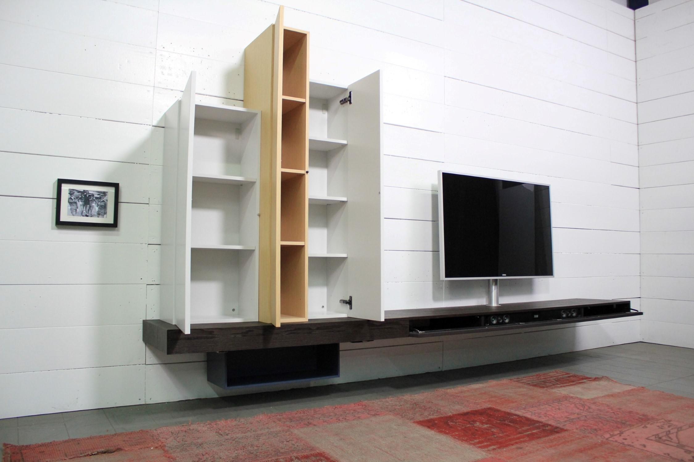 Wohnwand mit Soundsystem XTA1