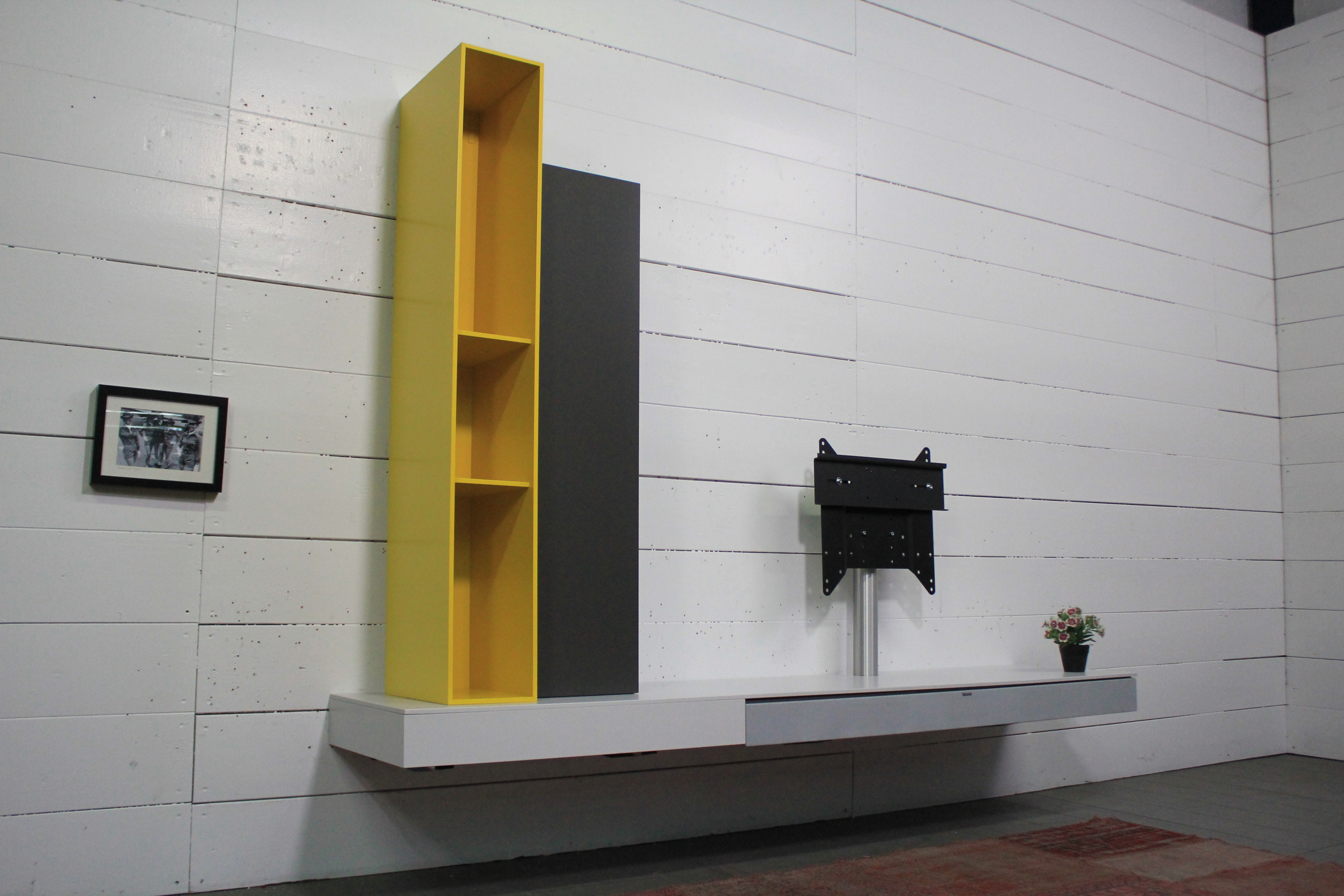 TWP21 Wohnwand mit Soundsystem XTA1