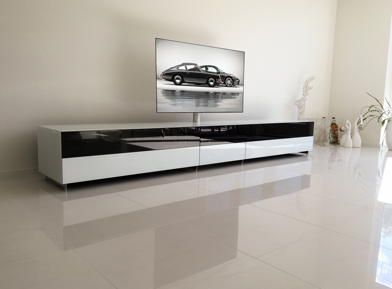 spectral_cocoon_black-white